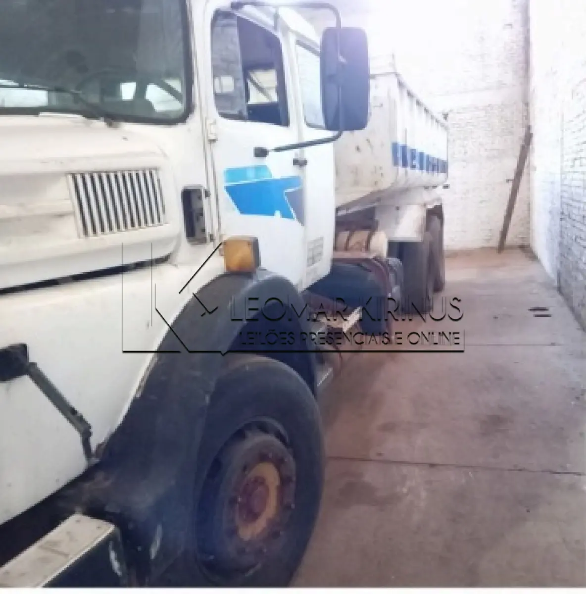 LOTE 001 - CAMINHÃO BASCULANTE MERCEDES BENZ 1932