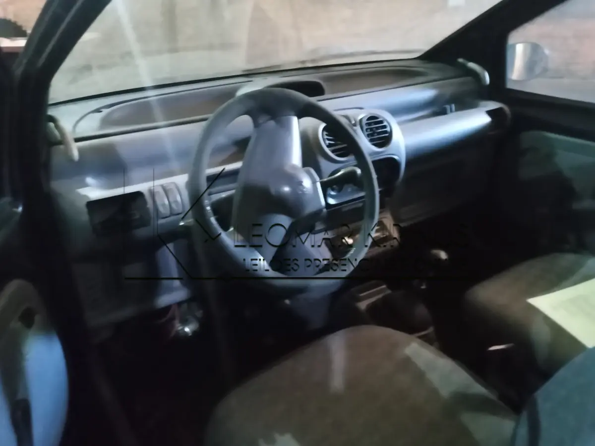 LOTE 001 - RENAULT TWINGO