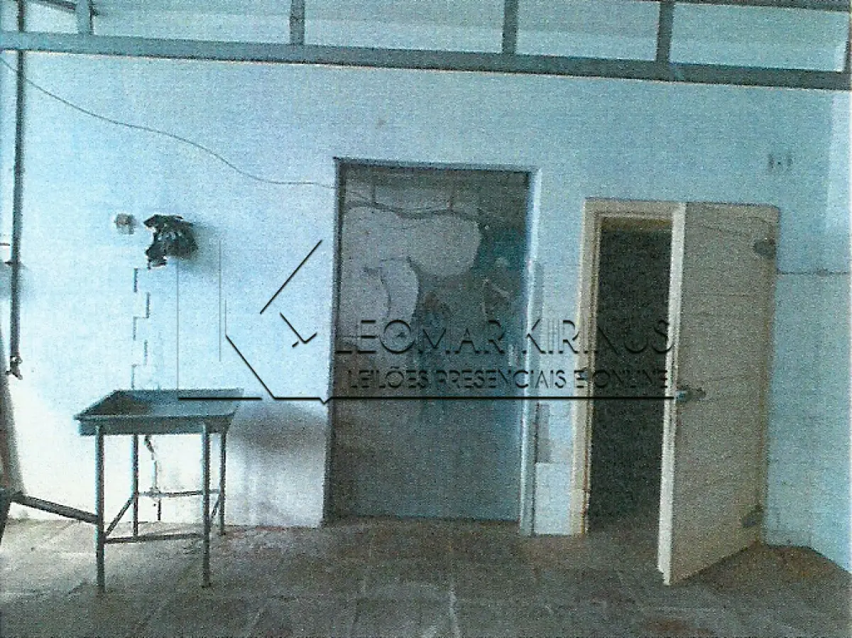 LOTE  - ÁREA DE TERRAS DE 05HA E INSTALAÇÕES DE FRIGORÍFICO