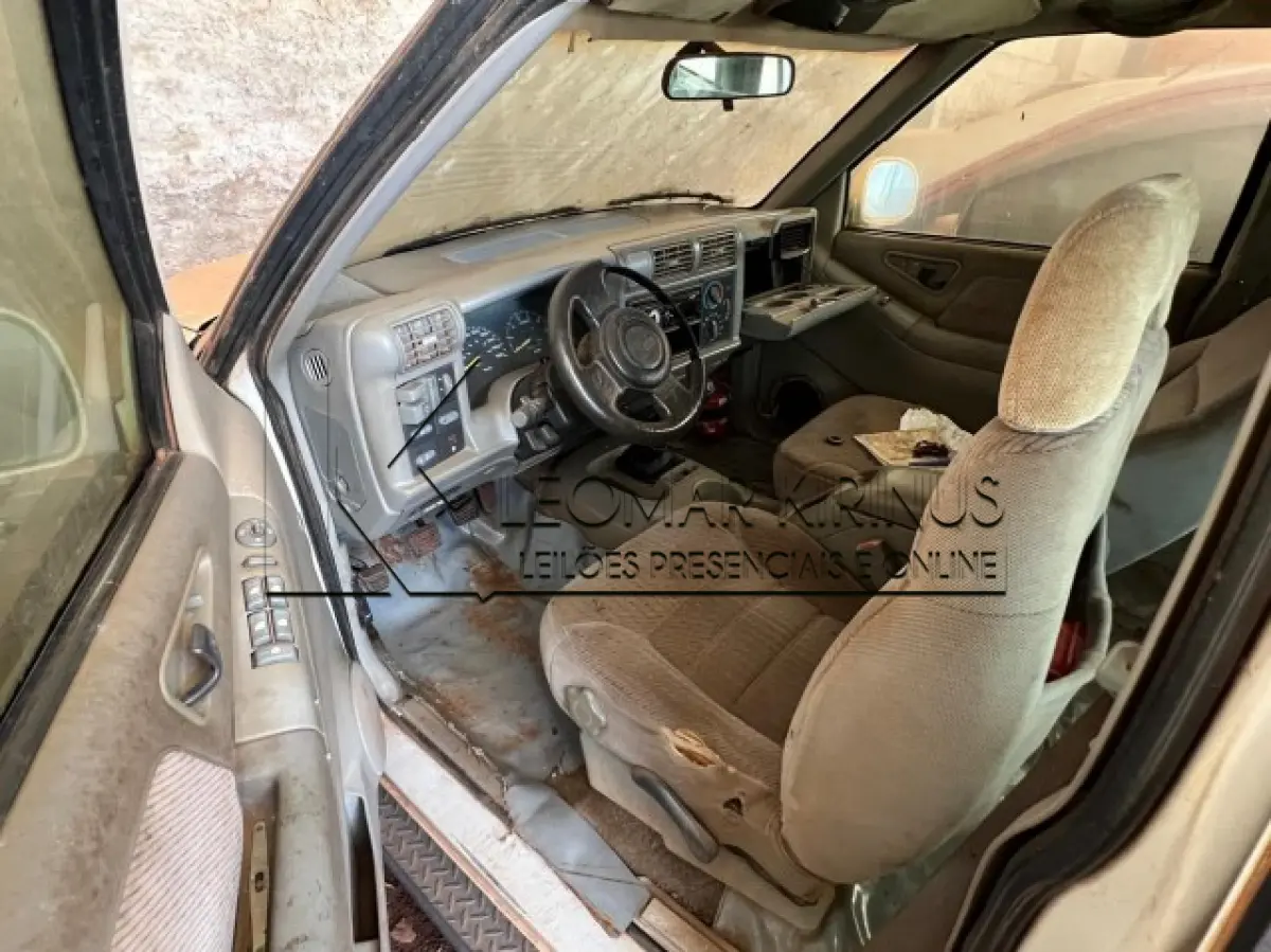 LOTE 001 - CHEVROLET BLAZER DLX