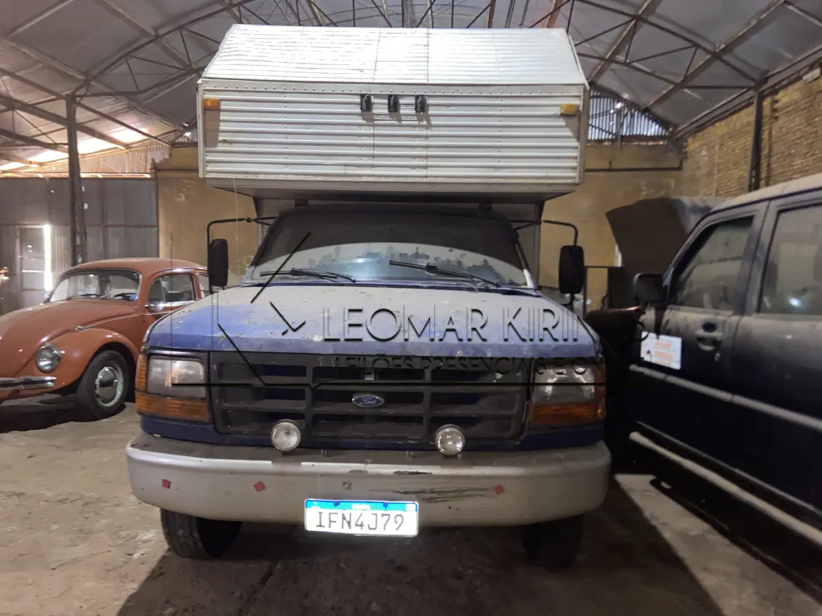 LOTE 000 - FORD F4000