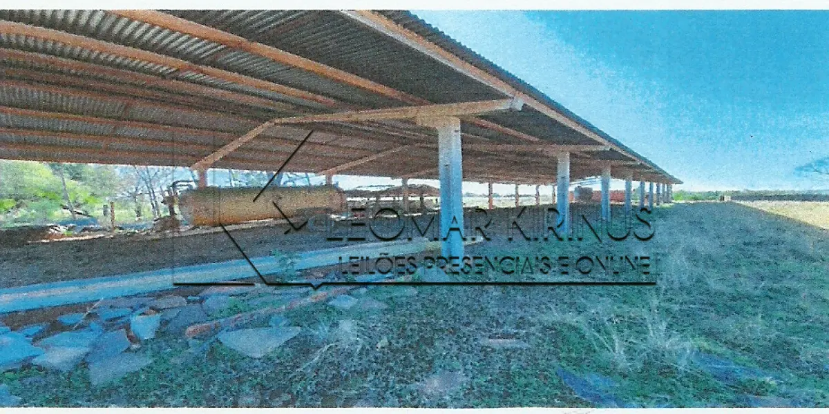 LOTE  - ÁREA DE TERRAS DE 05HA E INSTALAÇÕES DE FRIGORÍFICO