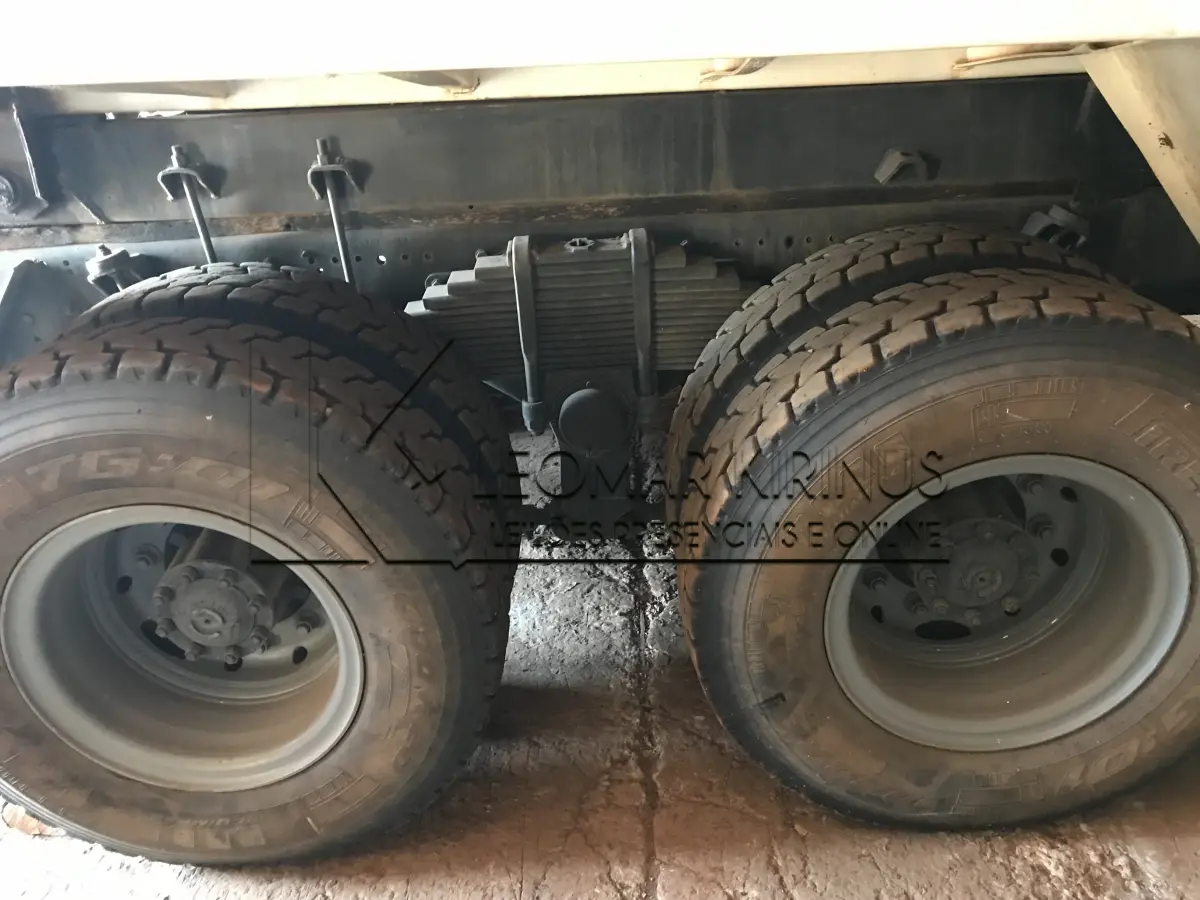 LOTE 001 - FORD CARGO 2425