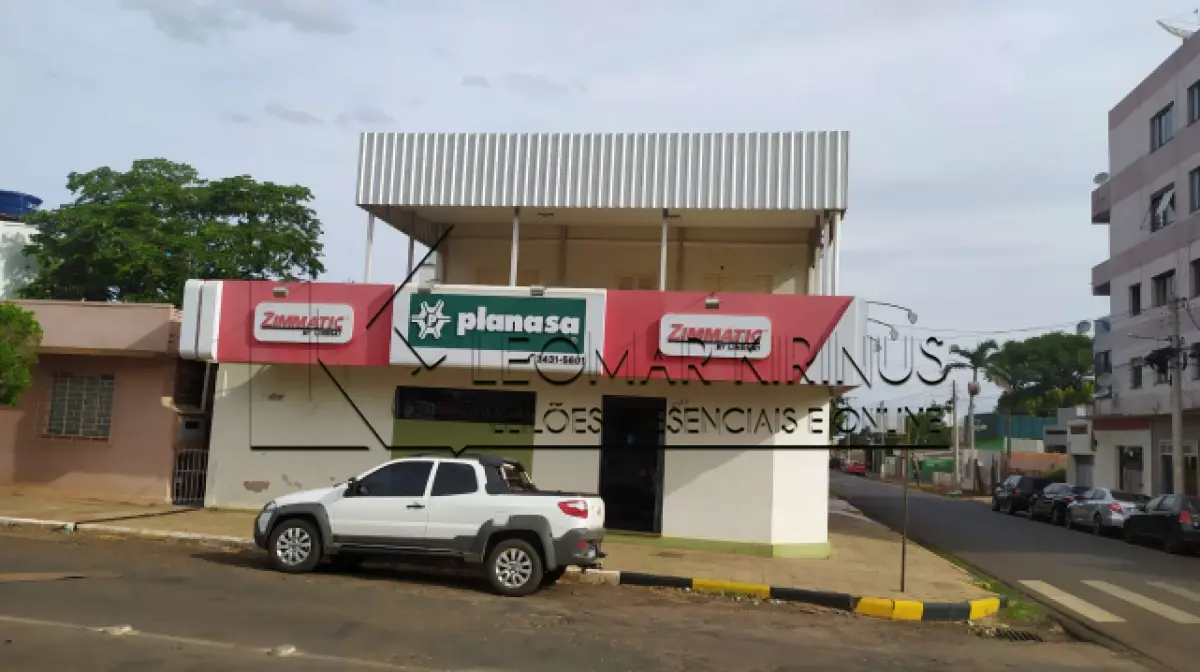 LOTE 000 - PRÉDIO COMERCIAL E RESIDENCIAL