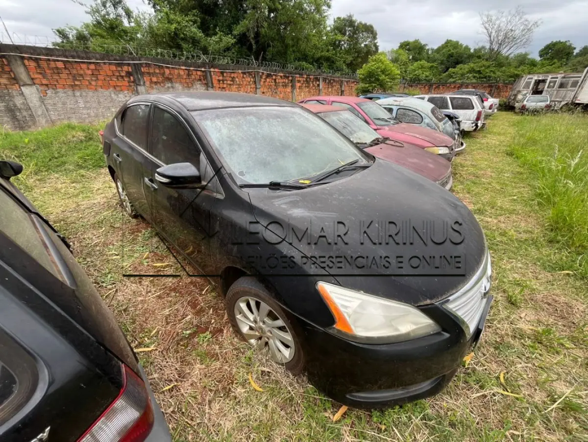 LOTE 001 - NISSAN SENTRA