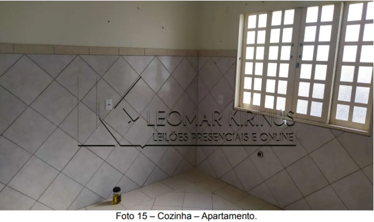 LOTE 000 - PRÉDIO COMERCIAL E RESIDENCIAL
