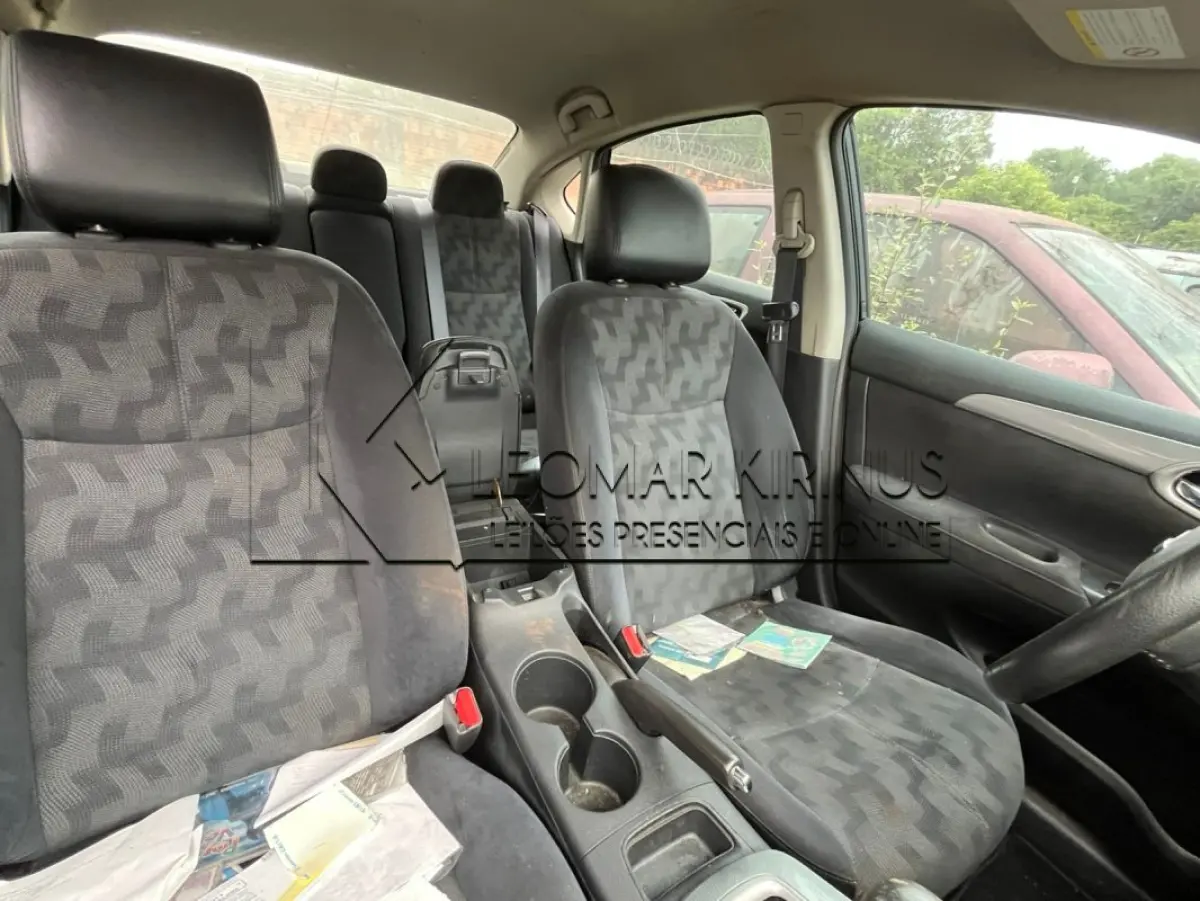 LOTE 001 - NISSAN SENTRA