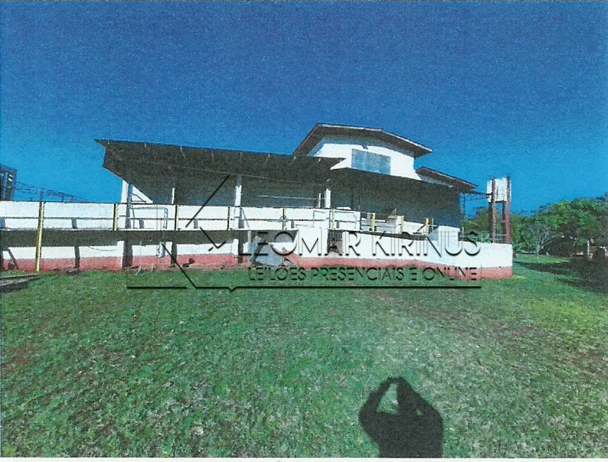 LOTE  - ÁREA DE TERRAS DE 05HA E INSTALAÇÕES DE FRIGORÍFICO