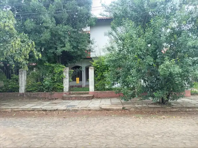 CASA DE DOIS PISOS EM TERRENO DE 531M² EM SÃO BORJA