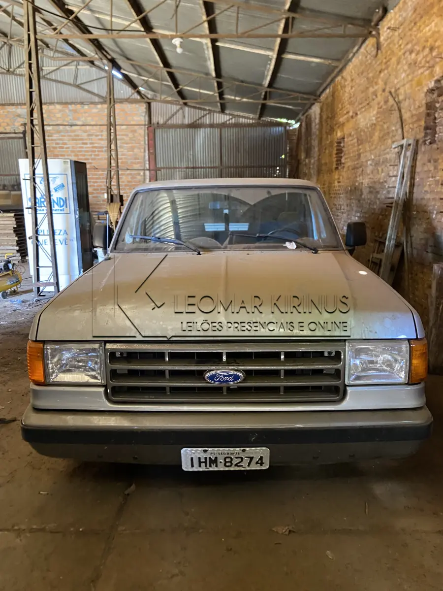 LOTE 000 - FORD F1000 SS