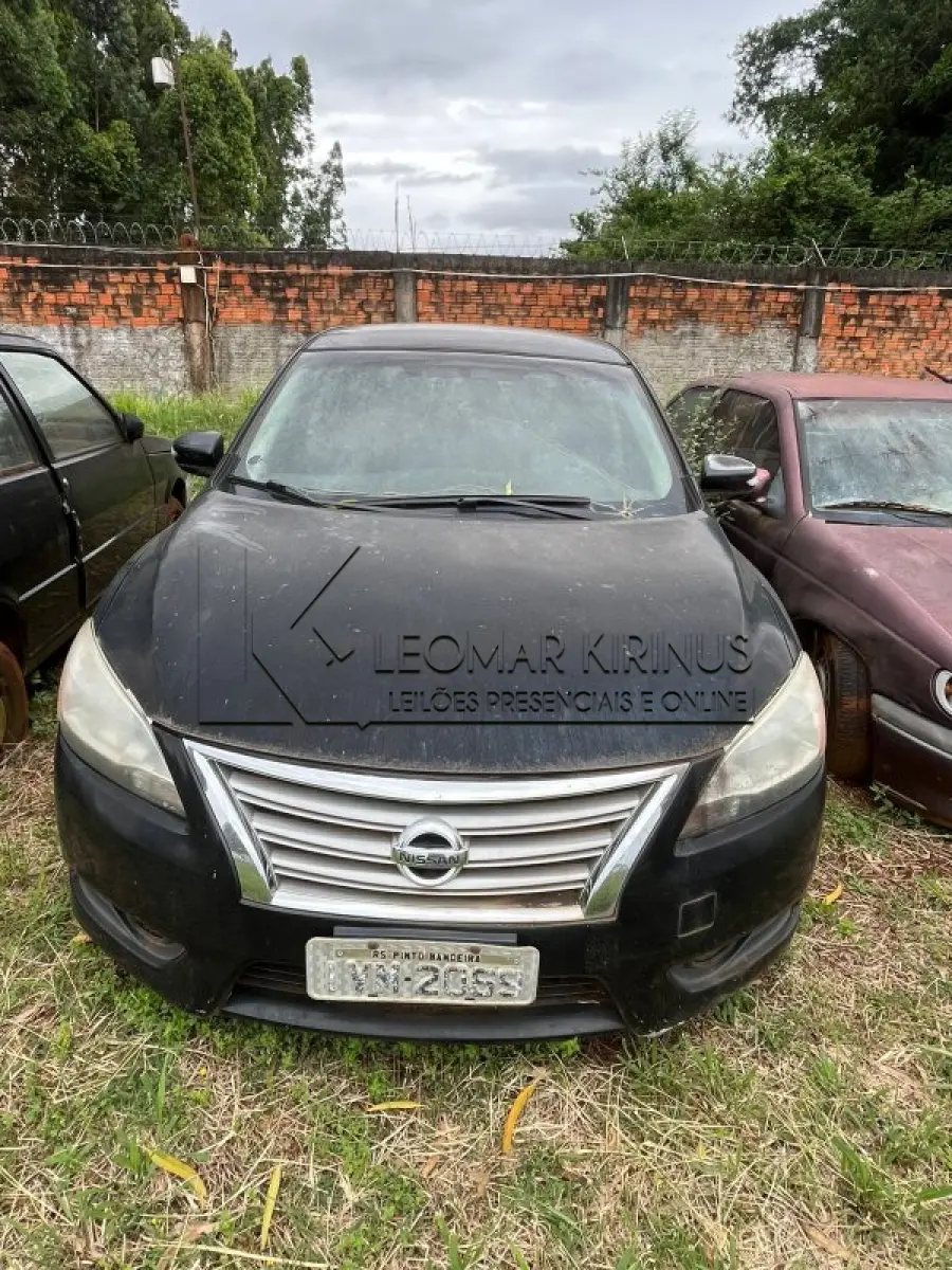 LOTE 001 - NISSAN SENTRA