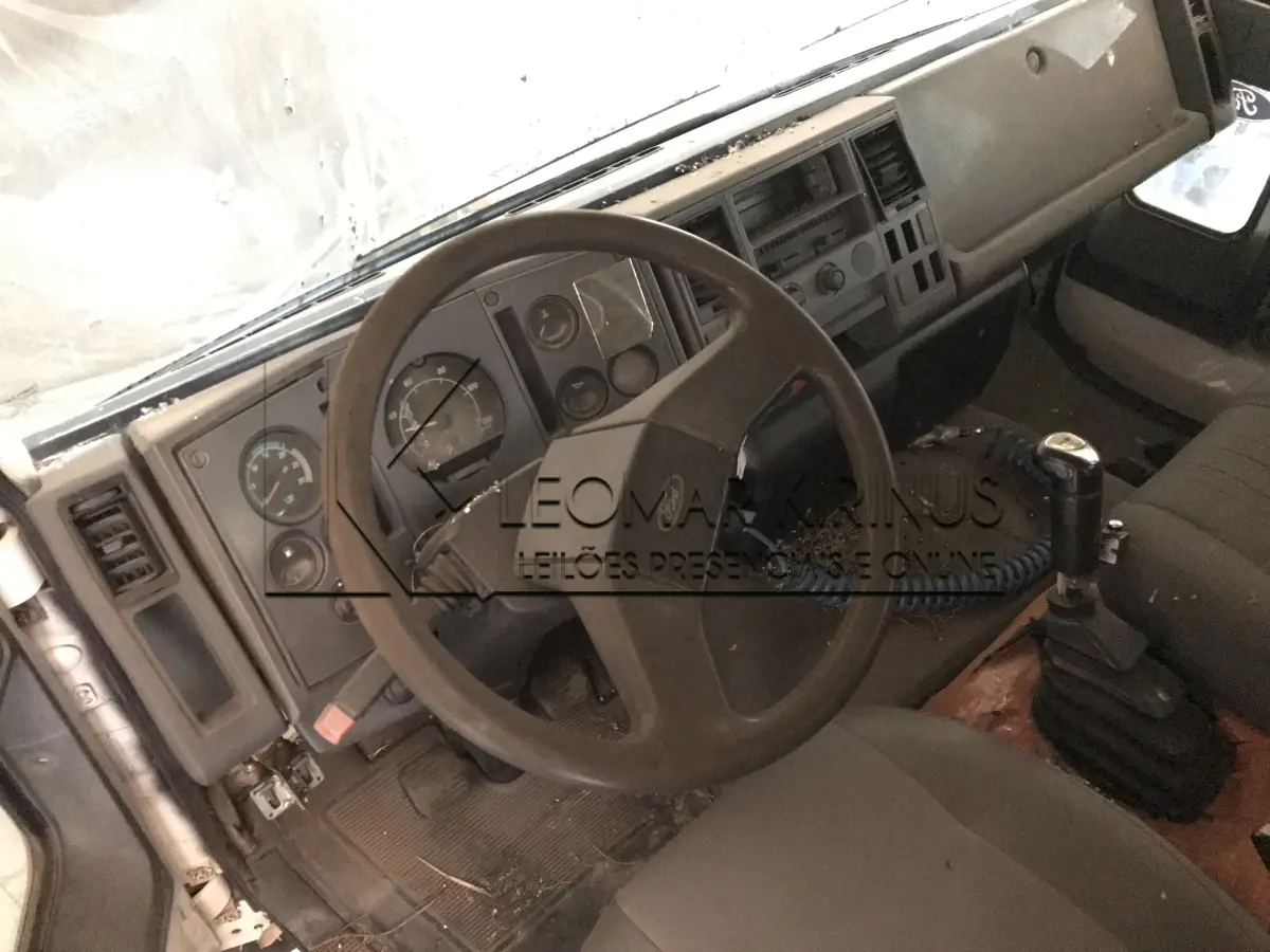 LOTE 001 - FORD CARGO 2425
