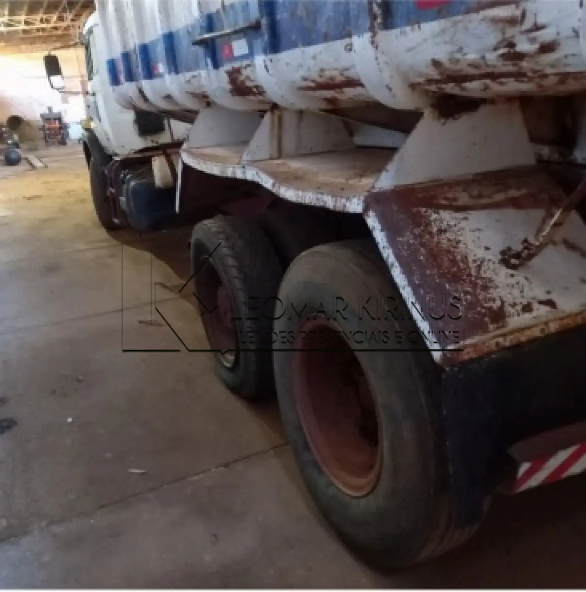 LOTE 001 - CAMINHÃO BASCULANTE MERCEDES BENZ 1932