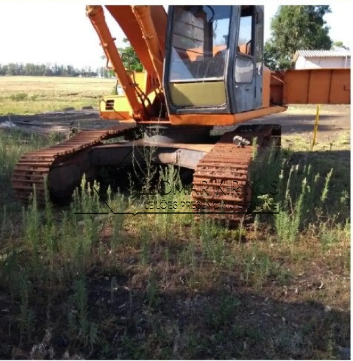 LOTE 001 - ESCAVADEIRA FIATALLIS