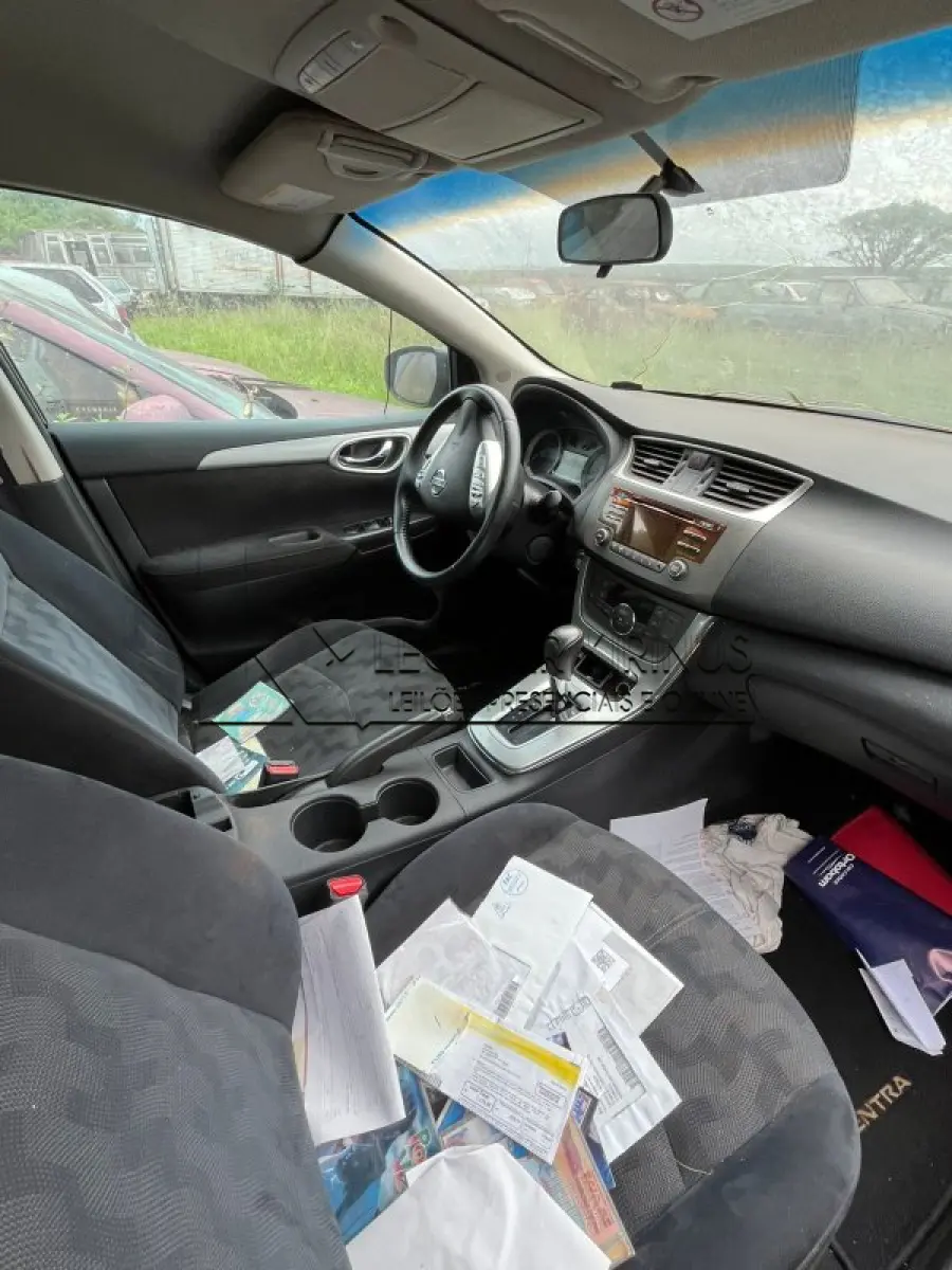 LOTE 001 - NISSAN SENTRA