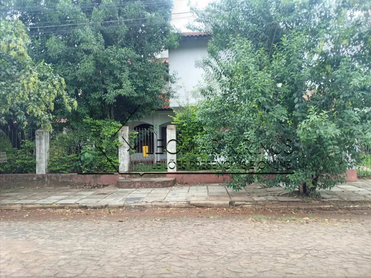 LOTE 001 - IMÓVEL EM TERRENO DE 531M²