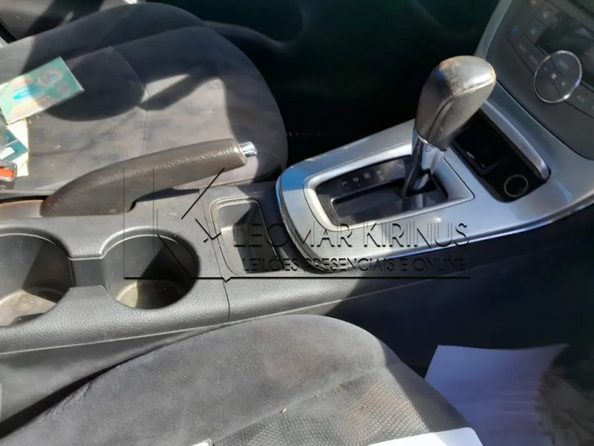 LOTE 001 - NISSAN SENTRA