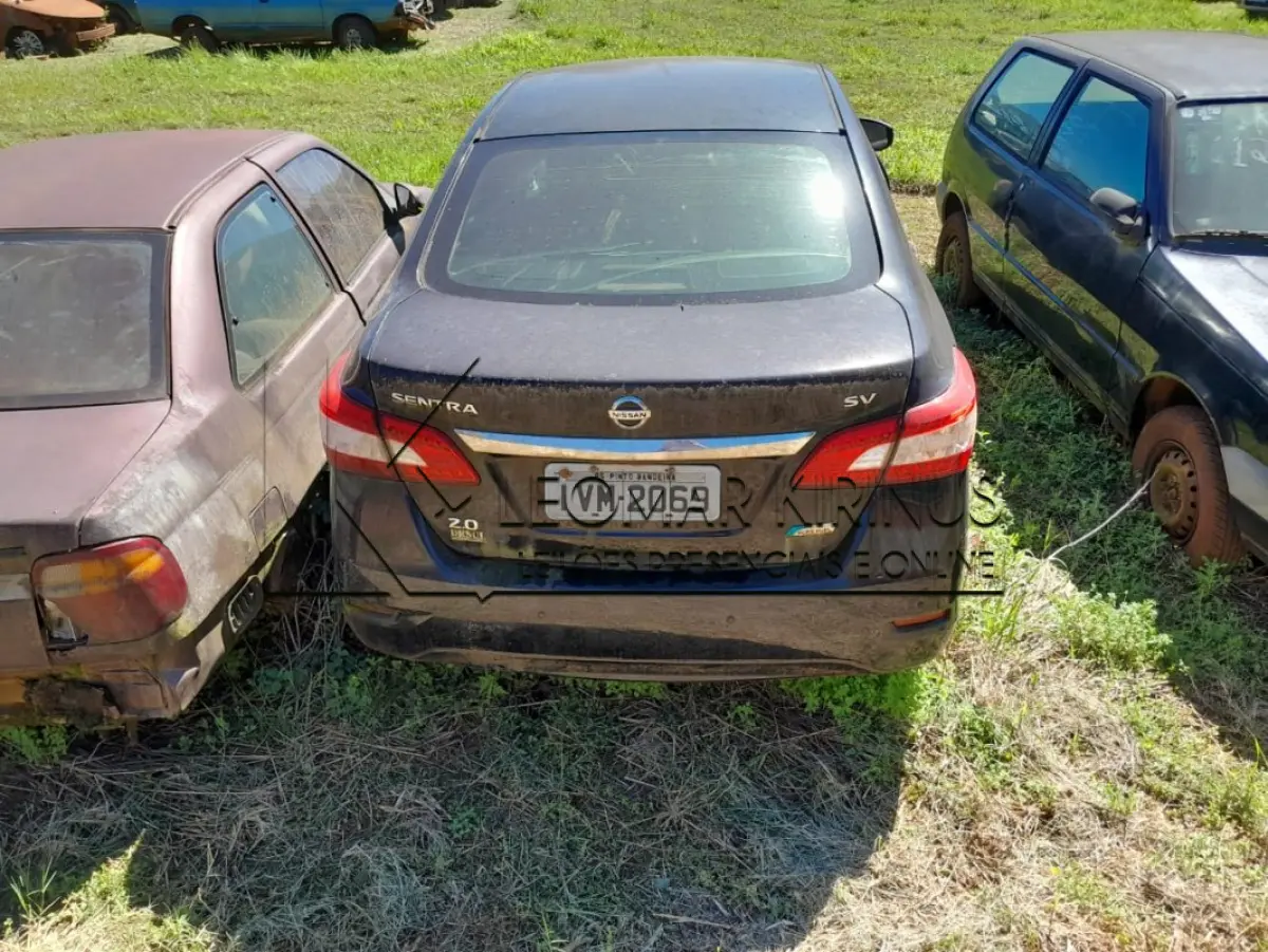 LOTE 001 - NISSAN SENTRA