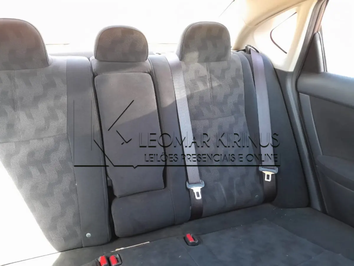 LOTE 001 - NISSAN SENTRA