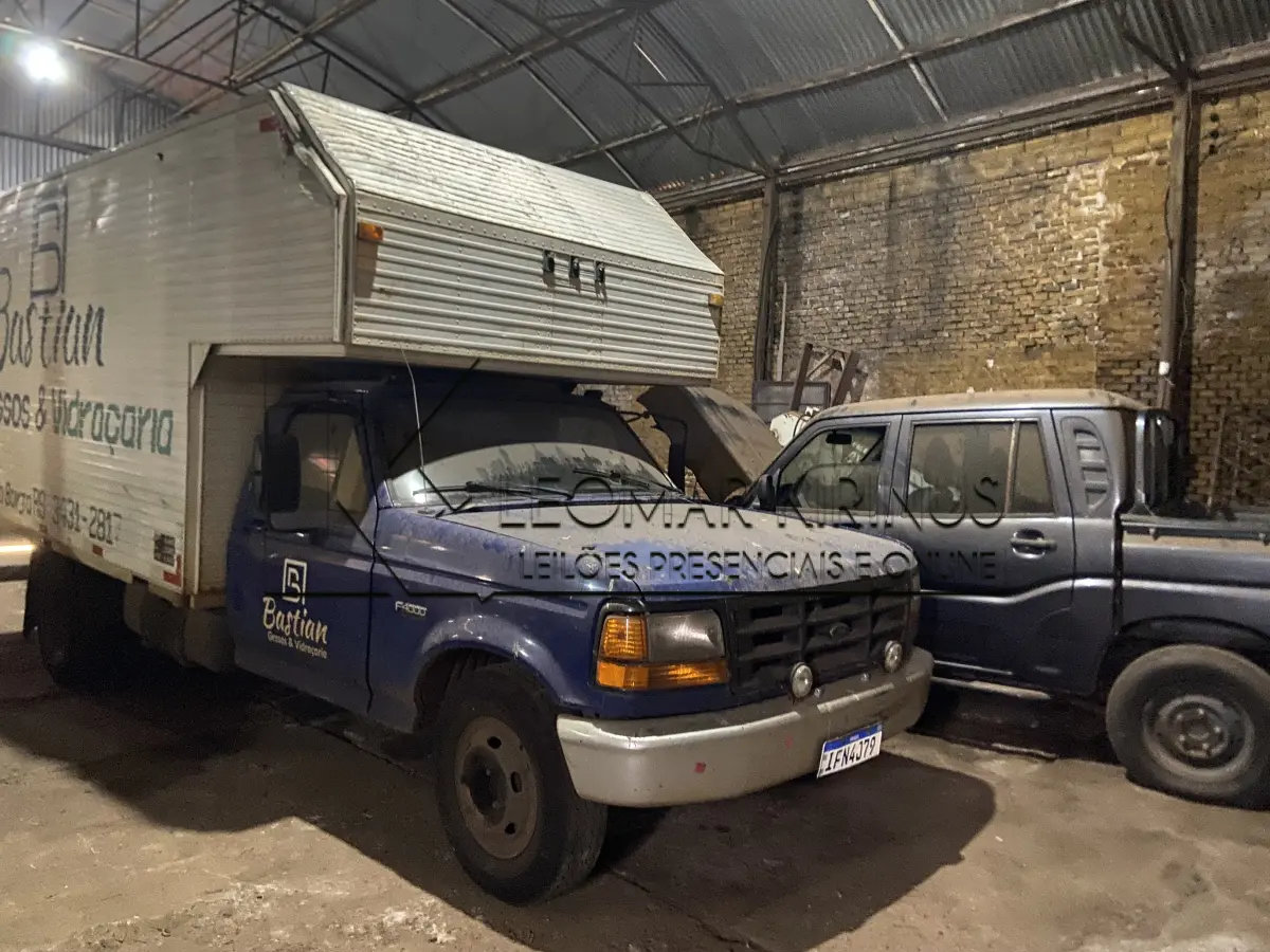 LOTE 000 - FORD F4000