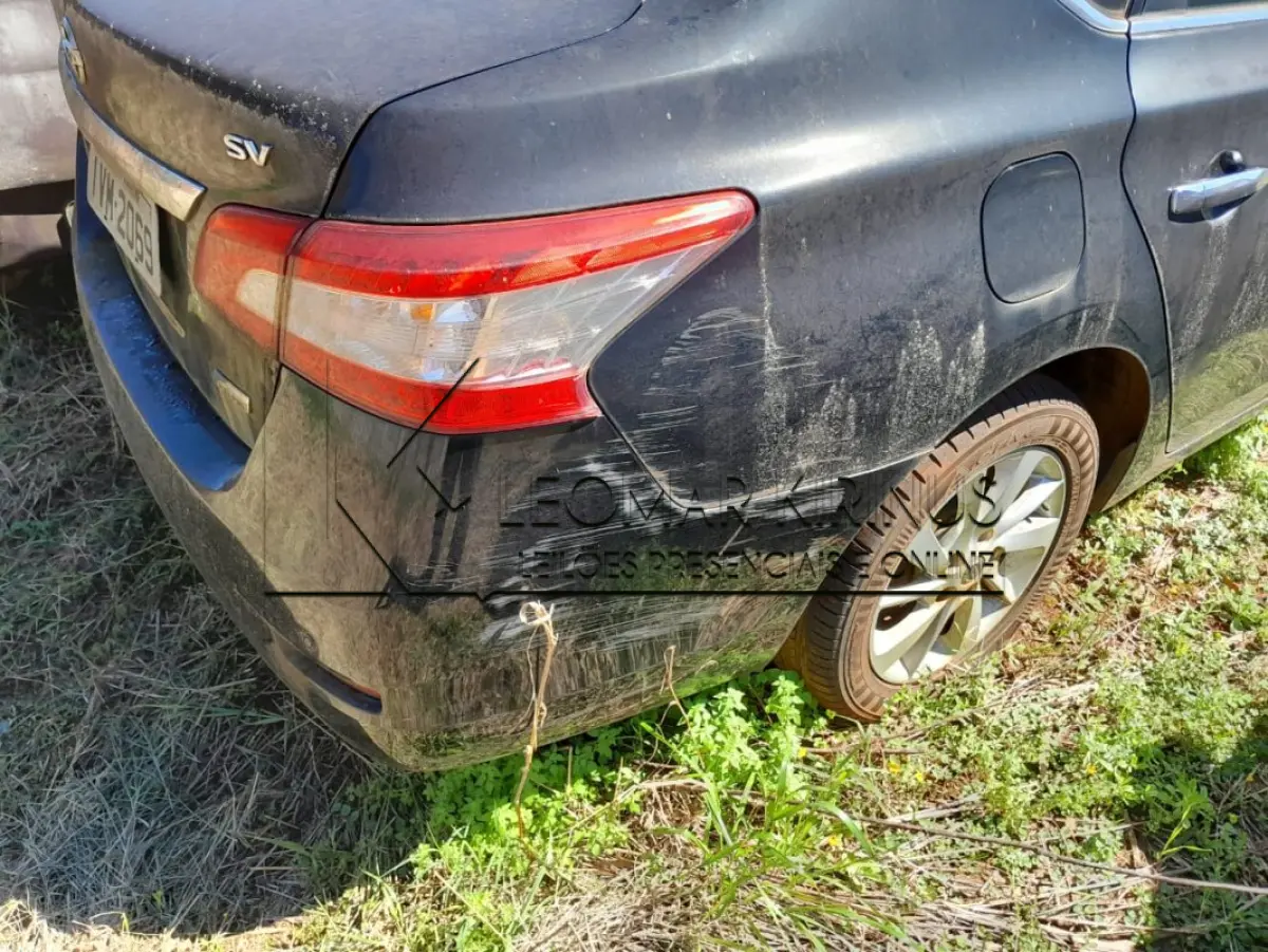 LOTE 001 - NISSAN SENTRA