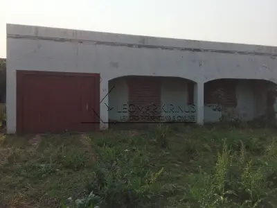 LOTE 001 - CASA DE ALVENARIA