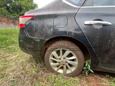 LOTE 001 - NISSAN SENTRA