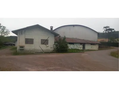 LOTE 001 - EM TERRENO DE 5.000M² COM BENFEITORIAS